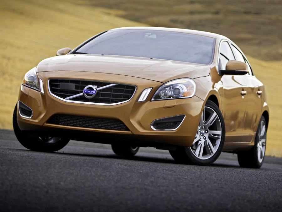  Volvo S60 T6 2010 года  (US) (фото 13 из 24)